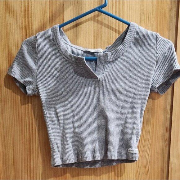Calvin Klein Gray Ribbed Crop Top - Picture 1 of 6